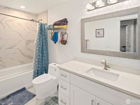 16422 76th Avenue NE, Kenmore WA 98028