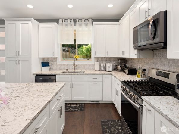 16422 76th Avenue NE, Kenmore WA 98028