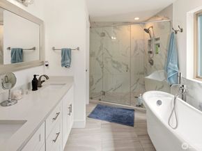 16422 76th Avenue NE, Kenmore WA 98028