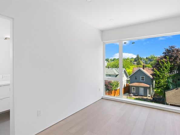 1112 26th Avenue B, Seattle WA 98122