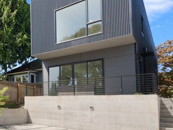 1112 26th Avenue B, Seattle WA 98122