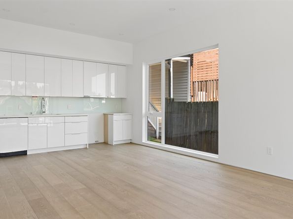 1112 26th Avenue B, Seattle WA 98122