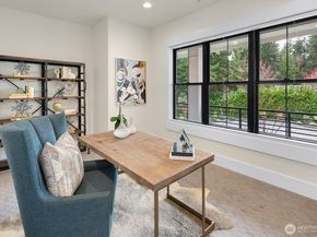 10906 SE 28th Street, Bellevue WA 98004