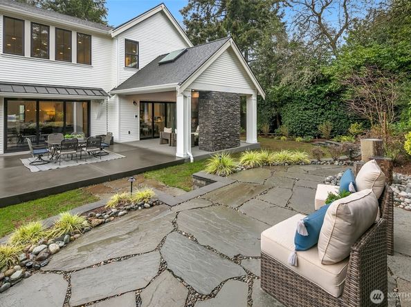 10906 SE 28th Street, Bellevue WA 98004