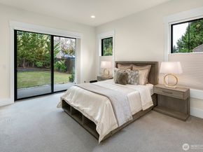 10906 SE 28th Street, Bellevue WA 98004