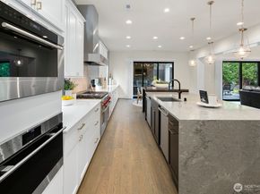 10906 SE 28th Street, Bellevue WA 98004