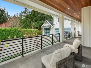 10906 SE 28th Street, Bellevue WA 98004