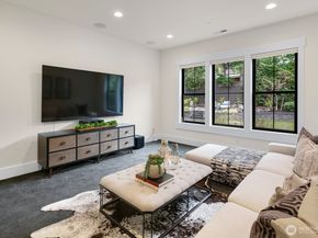 10906 SE 28th Street, Bellevue WA 98004