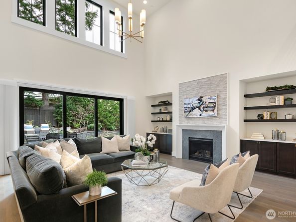 10906 SE 28th Street, Bellevue WA 98004