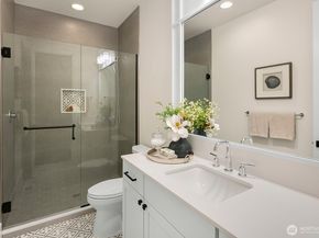 10906 SE 28th Street, Bellevue WA 98004