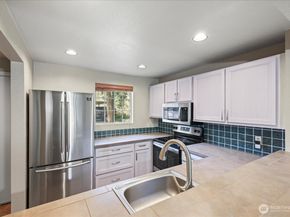 15600 116th Avenue NE A2, Bothell WA 98011