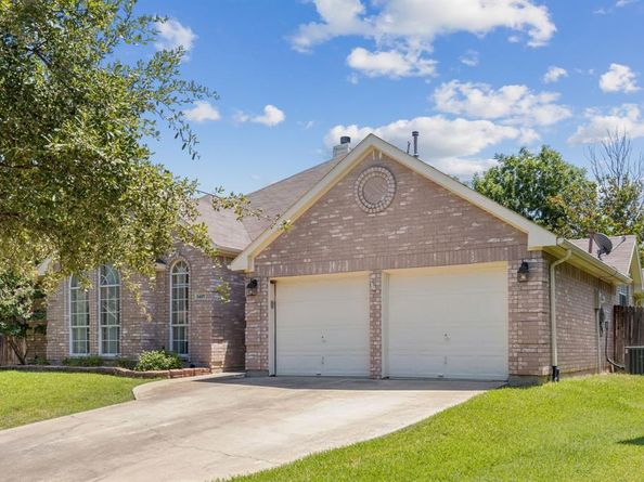 5437  Yellowstone Trail , Fort Worth Texas 76137