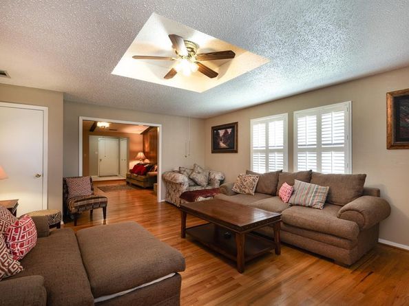 1315  Aldenwood Drive , Dallas Texas 75232