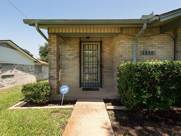 1315  Aldenwood Drive , Dallas Texas 75232