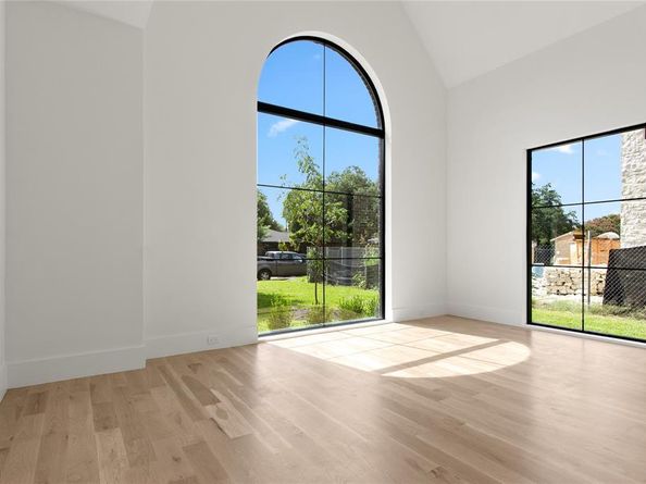 10248  Sherbrook Lane , Dallas Texas 75229