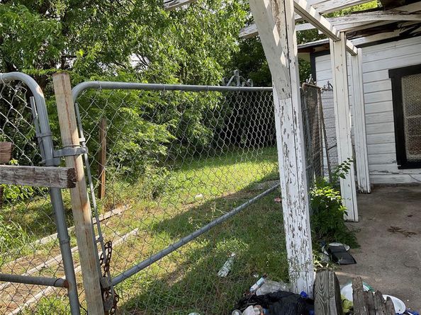 2703  Marjorie Avenue , Dallas Texas 75216