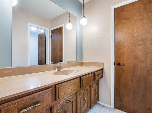 406  Los Santos Drive , Garland Texas 75043