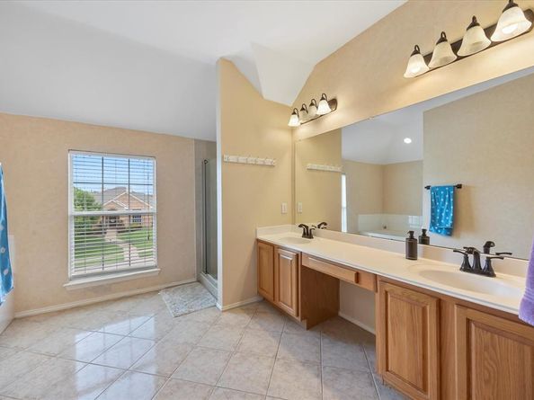 1230  Donegal Lane , Garland Texas 75044