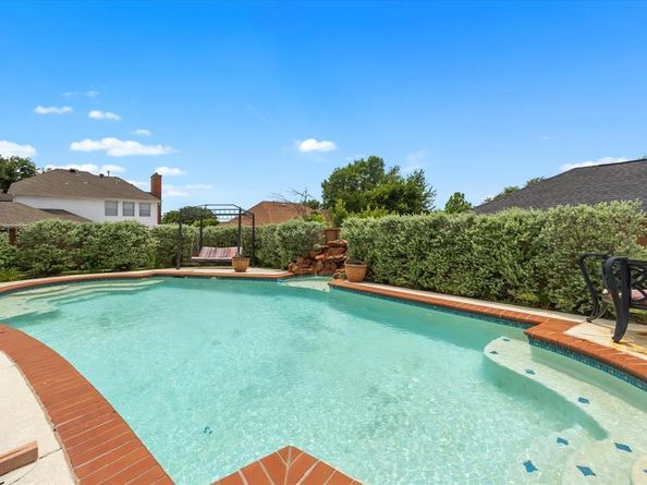 1230  Donegal Lane , Garland Texas 75044