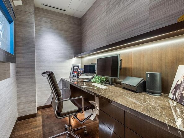 1918  Olive Street  1603, Dallas Texas 75201