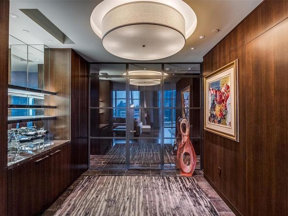 1918  Olive Street  1603, Dallas Texas 75201