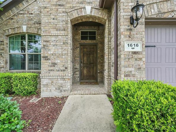 1616  Nightingale Drive , Aubrey Texas 76227