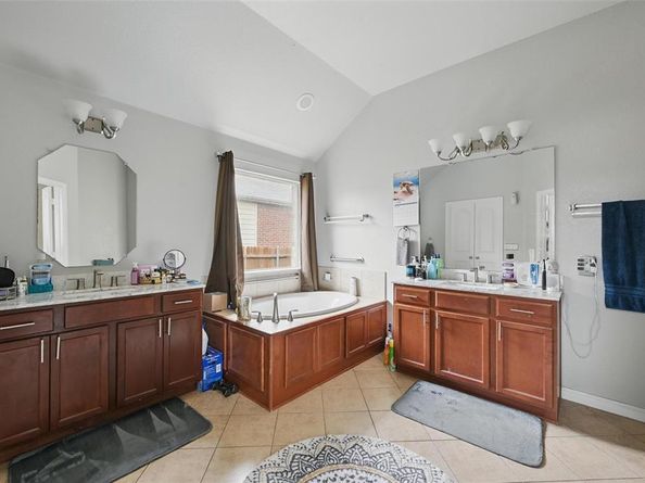 1616  Nightingale Drive , Aubrey Texas 76227
