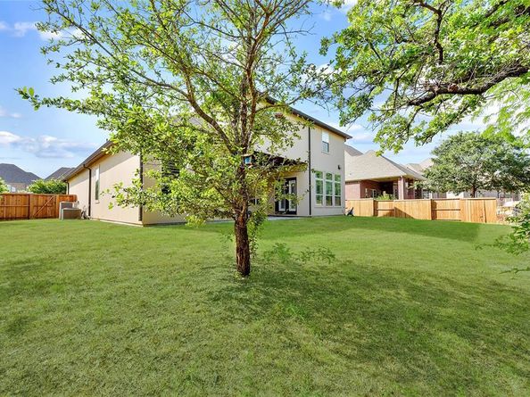 10933  Falling Leaf Trail , Flower Mound Texas 76226