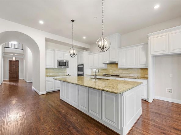 10933  Falling Leaf Trail , Flower Mound Texas 76226