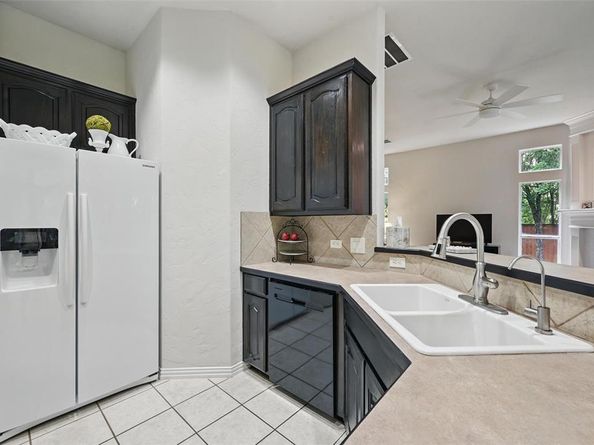 1190  Bonham Parkway , Lantana Texas 76226