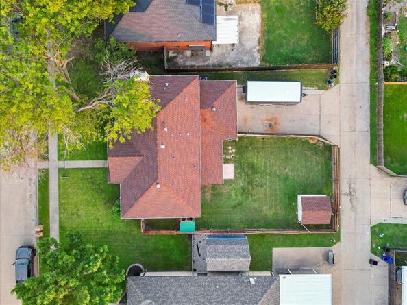 1713  Creek Valley Road , Mesquite Texas 75181