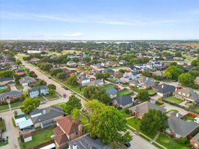1713  Creek Valley Road , Mesquite Texas 75181