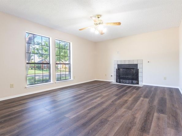 1713  Creek Valley Road , Mesquite Texas 75181