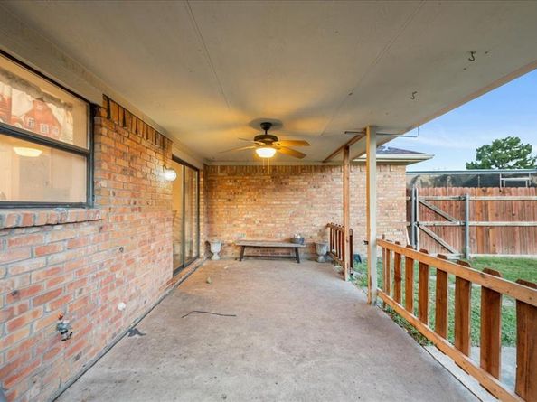 1713  Creek Valley Road , Mesquite Texas 75181