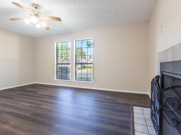 1713  Creek Valley Road , Mesquite Texas 75181