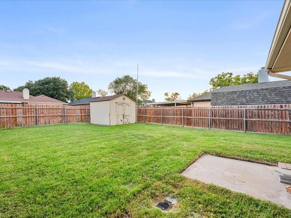 1713  Creek Valley Road , Mesquite Texas 75181