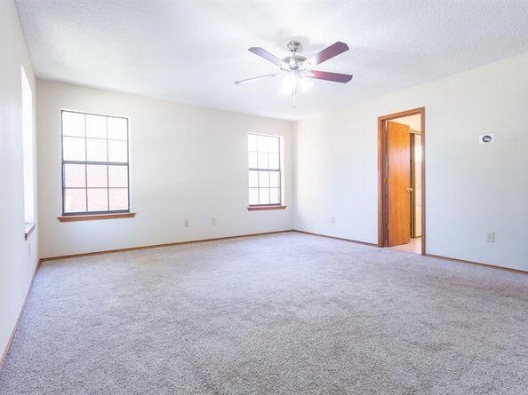 1713  Creek Valley Road , Mesquite Texas 75181