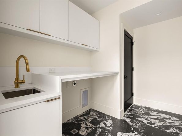 3939  Hawthorne   103, Dallas Texas 75219