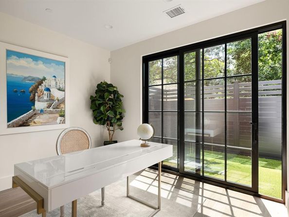 3939  Hawthorne   103, Dallas Texas 75219