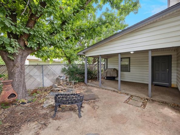 416 W 3rd Street , Justin Texas 76247