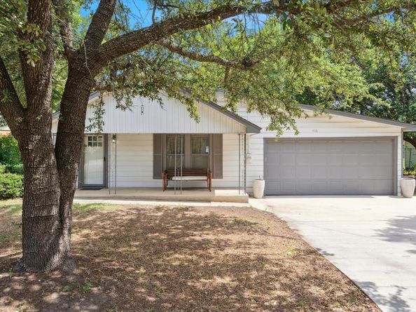 416 W 3rd Street , Justin Texas 76247