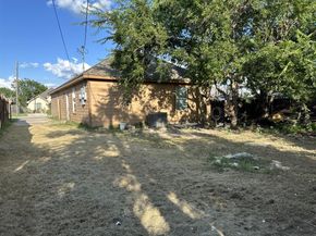 2901  Chestnut Avenue , Fort Worth Texas 76106