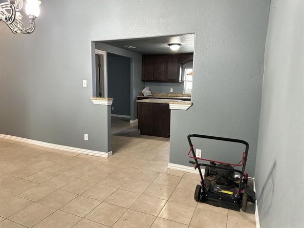 2901  Chestnut Avenue , Fort Worth Texas 76106