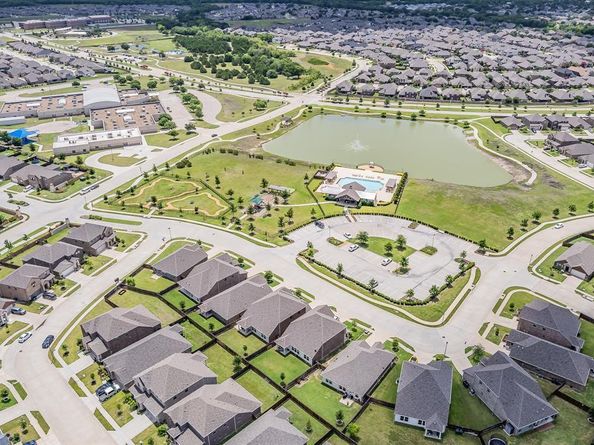 838  Mildren Lane , Fate Texas 75087