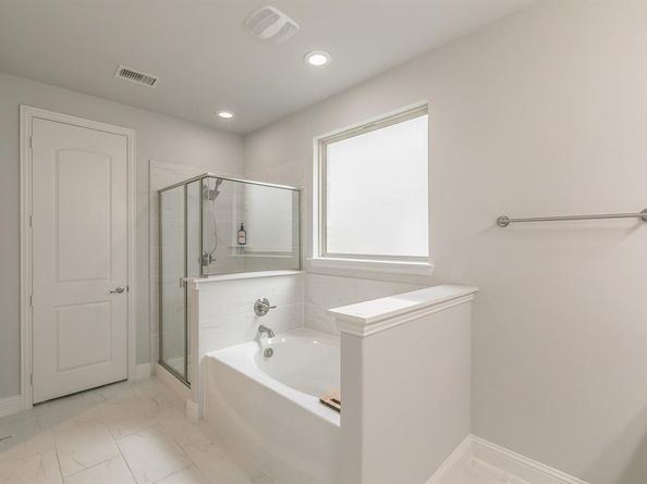 838  Mildren Lane , Fate Texas 75087