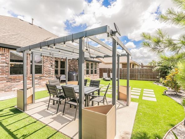 838  Mildren Lane , Fate Texas 75087