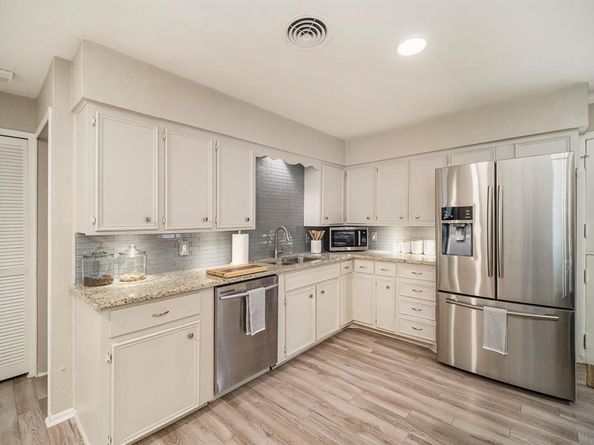1717  Weiler Boulevard , Fort Worth Texas 76112