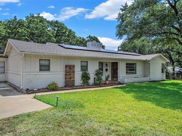 1717  Weiler Boulevard , Fort Worth Texas 76112