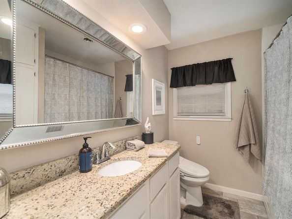 1717  Weiler Boulevard , Fort Worth Texas 76112