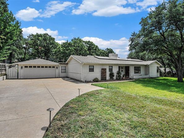 1717  Weiler Boulevard , Fort Worth Texas 76112